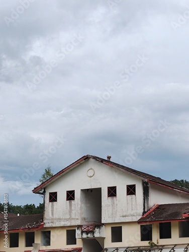 KINGKONG ON THE HOUSE RAWR