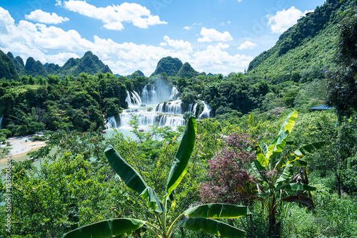 Fototapeta Naklejka Na Ścianę i Meble -  Detian Transnational Waterfalls, China and Vietnam