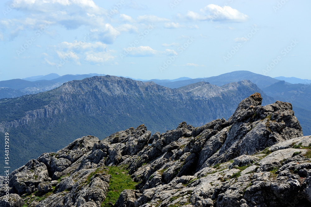 Obraz premium Trekking a Punta Corrasi nel Supramonte di Oliena, panorama da Punta Corrasi