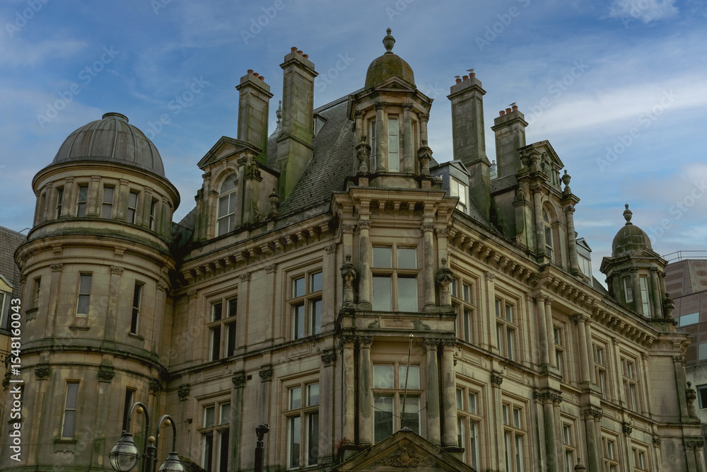 Obraz premium Ancient building in the downtown of Birmingham in United Kingdom