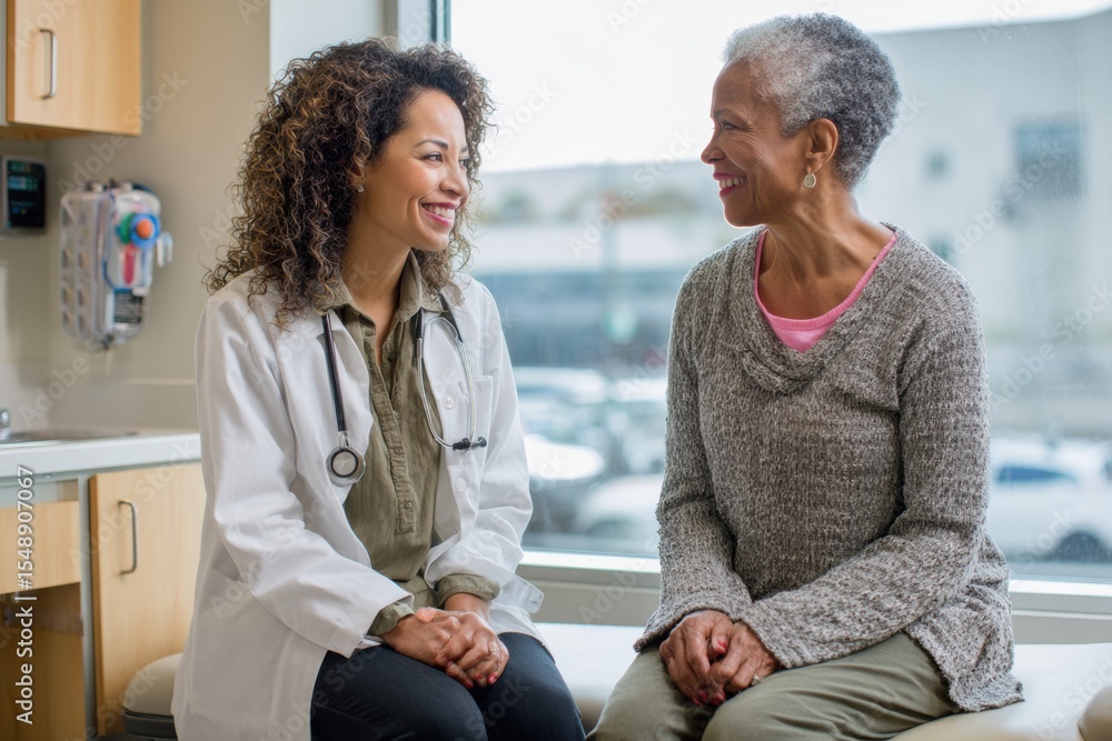 Obraz premium Patient and doctor talking at a medical check