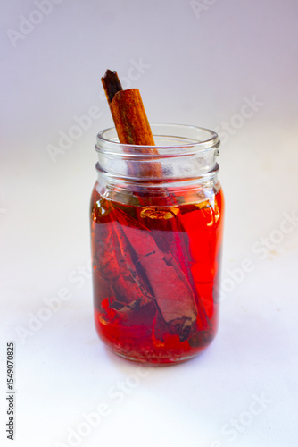 фотографія wedang uwuh is traditional herbal drink from indonesia