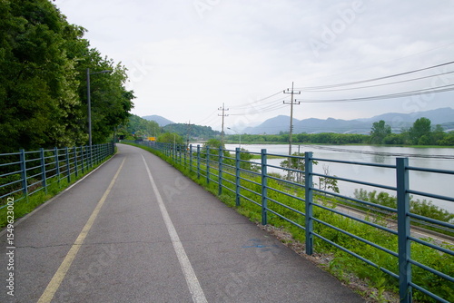 Quadro su tela Riverside Section of Bukhangang Bike Path in Namyangju