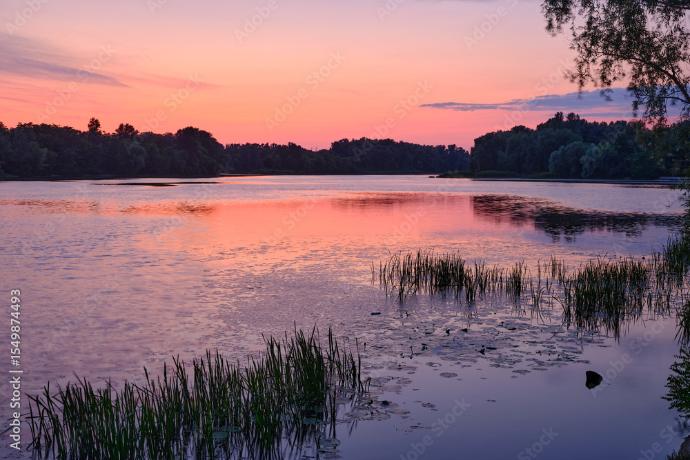 Obraz premium beautiful view on Dnipro river in Kyiv Ukraine