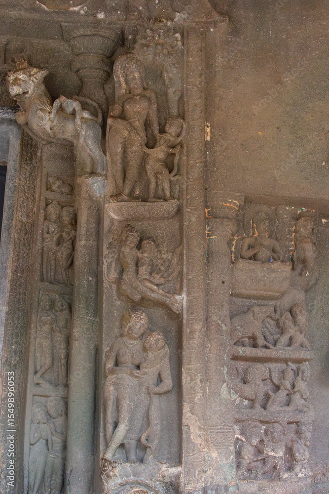 Obraz premium Detailed Carvings of Mythological Figures