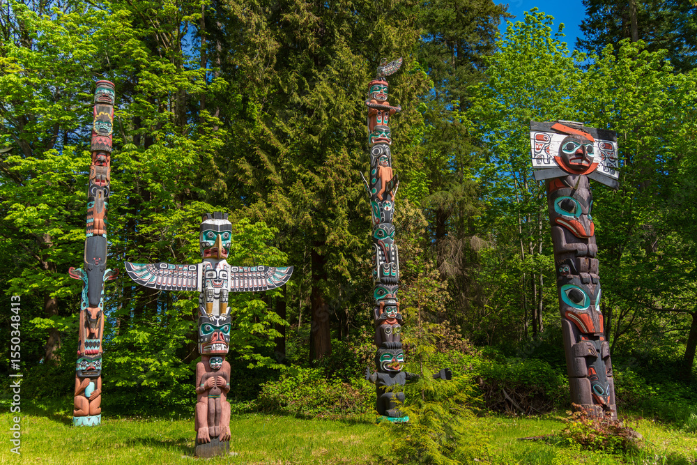 Obraz premium Stanley Park Totem Poles in Vancouver, Canada