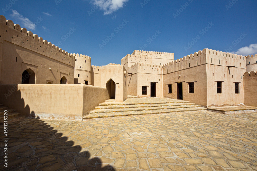 Fototapeta premium Majestic Omani Castle under clear blue sky