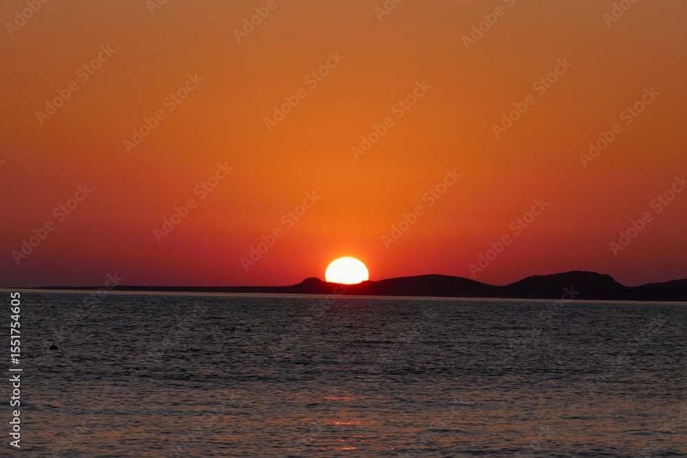 Orangener Sonnenuntergang in Griechenland Orangener Sonnenuntergang in Griechenland
