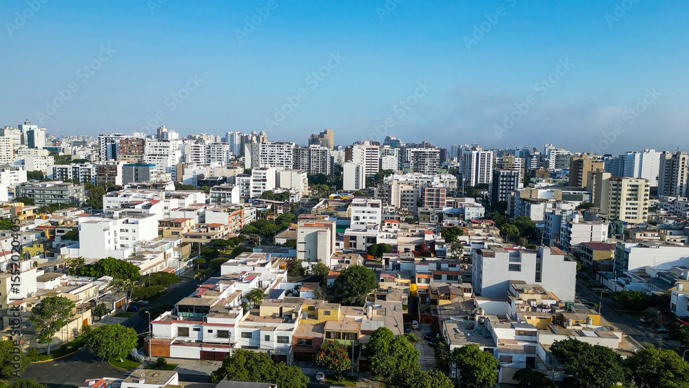 Obraz premium Sunny day in a residential neighborhood of San Isidro district, Lima, Peru.