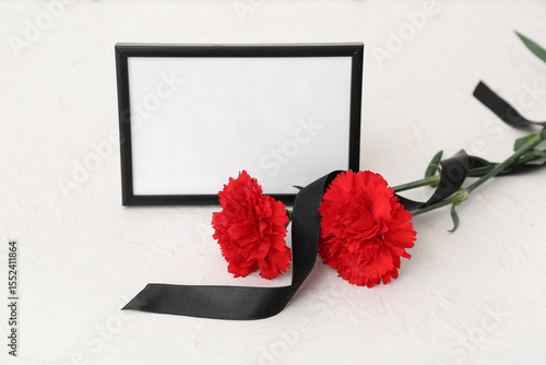 Blank funeral frame, carnat...