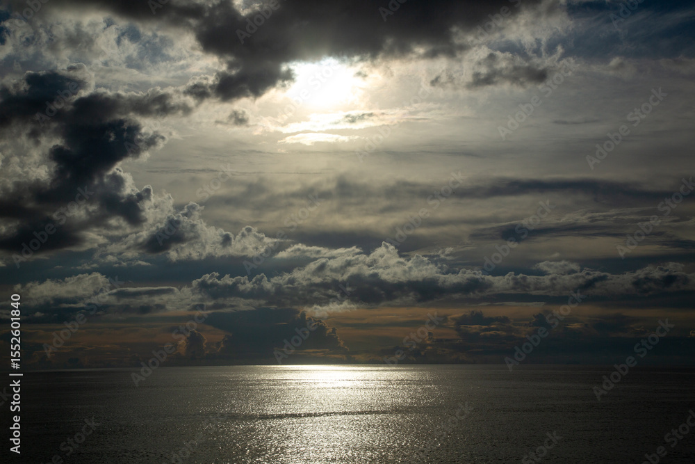 Obraz premium 奄美大島の夏の夕暮れの空。