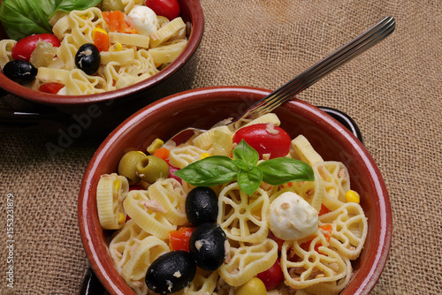 Wallpaper Mural Ciotole di coccio con pasta fredda primavera Torontodigital.ca