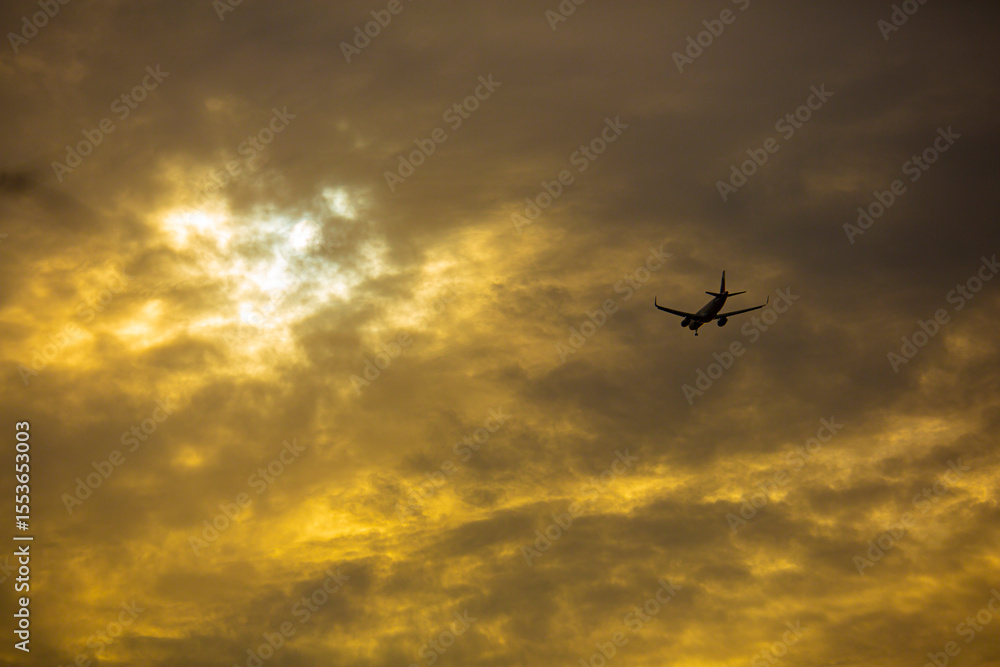 avión en vuelo avión en vuelo