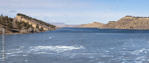 Slika na platnu Winter on Carter Lake located in the foothills of the front range in Colorado
