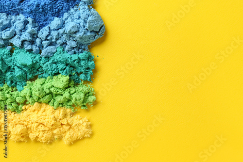 Set of different color powd...