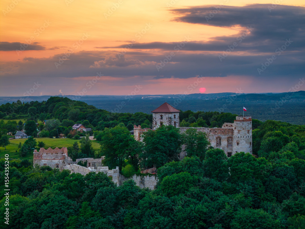 Fototapeta premium Tenczyn Castle in Rudno. Eagles Nests Trail. Poland