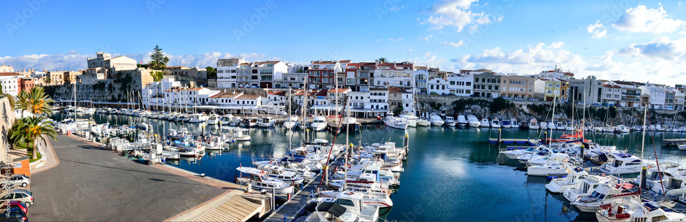 Obraz premium foto panorámica del puerto de Ciutadella de Menorca