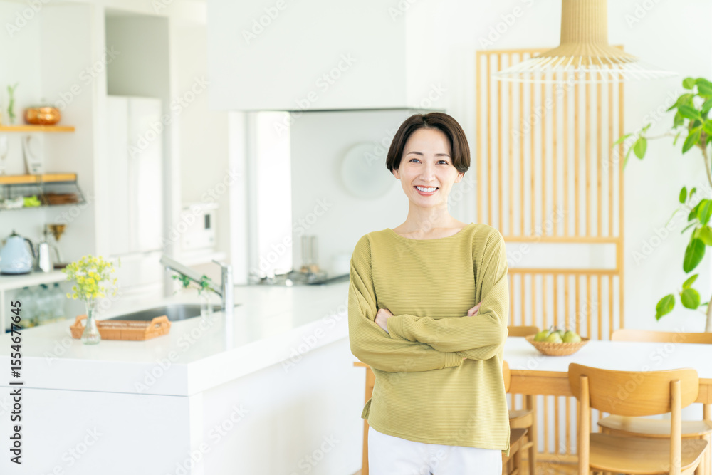 笑顔のミドルの主婦 笑顔のミドルの主婦