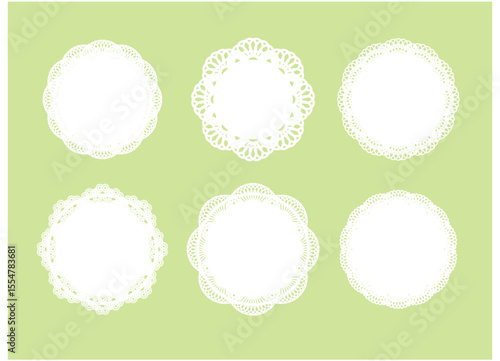 白い丸型のレースペーパーのベクターイラスト6点。