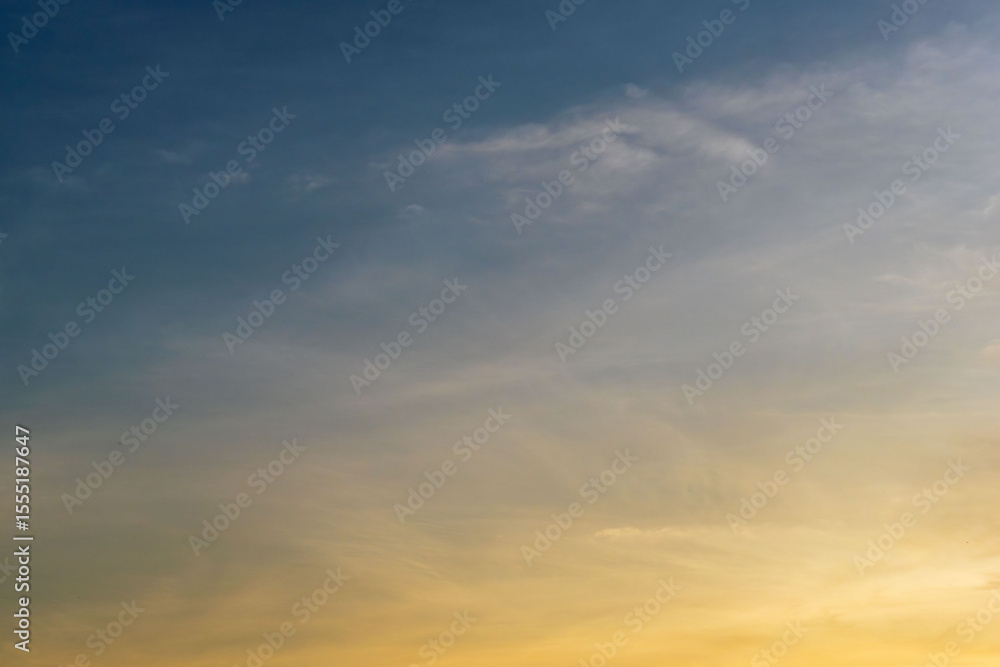 Fototapeta premium 初夏の空 茜色に染まる夕焼け空13