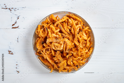 фотографія top view dish of freeze-dried Antarctic krill as cat treats