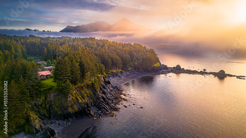 Fotografía sunset over the lake in Kodiak, Alaska on summer solstice