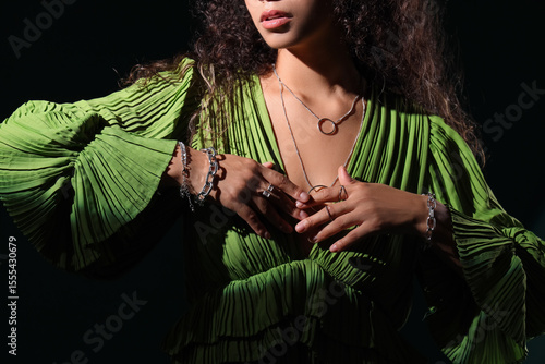 Fashionable young woman Afr...