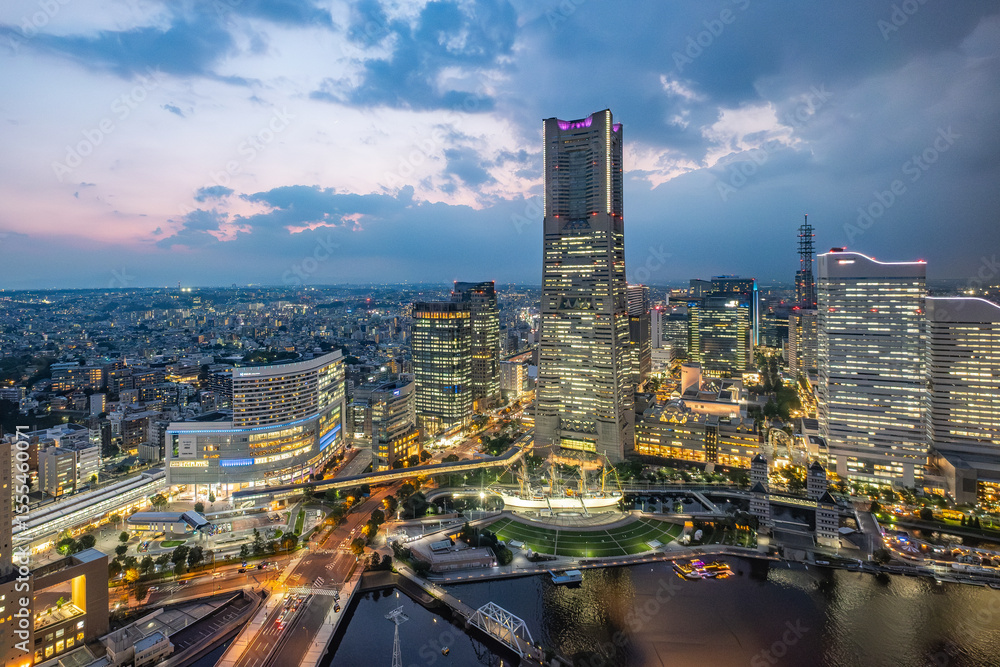 Naklejka premium 日本の神奈川県横浜市みなとみらいの夜景