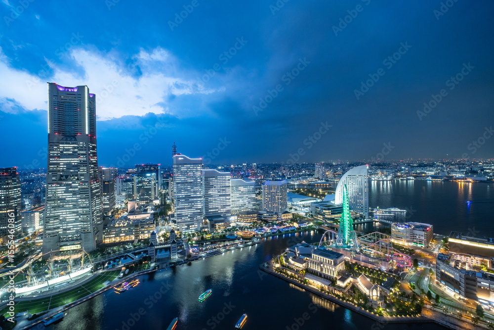 Naklejka premium 日本の神奈川県横浜市みなとみらいの夜景