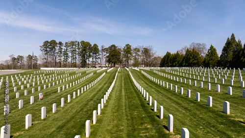 Фотография Field of Honor: A Memorial Day Tribute at the Veterans Cemetery