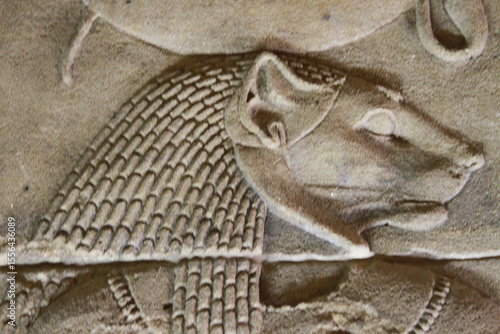 Принти на полотні stone carving of a lion