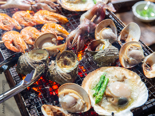 海鮮バーベキュー　アウトドアで新鮮な海の食材を食べる