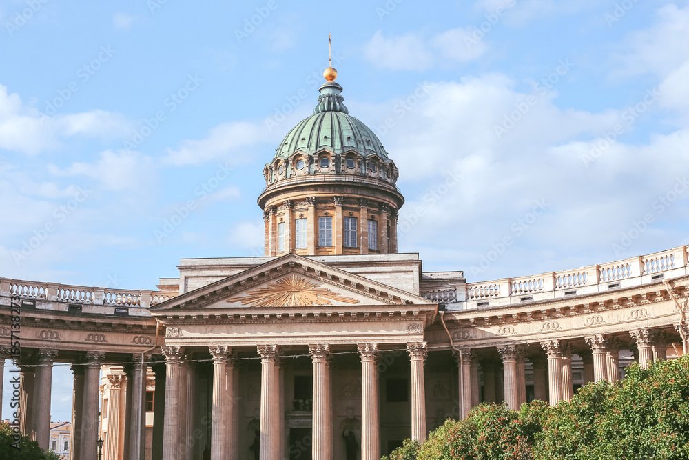 Fototapeta premium Kazan Cathedral in St. Petersburg. The building is surrounded by trees and has a very majestic view. Saint Petersburg , Russia 07/23/2021