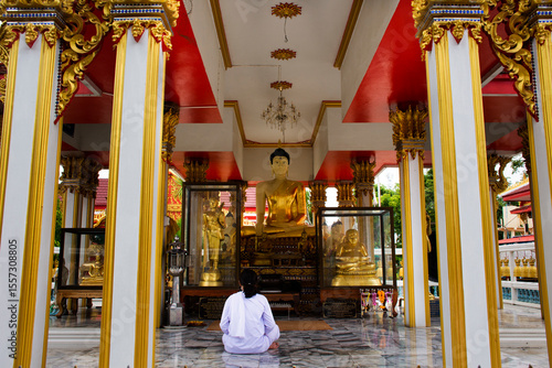 Fotografie Thai women ordained as a nun for observe religious practice dharma and meditate