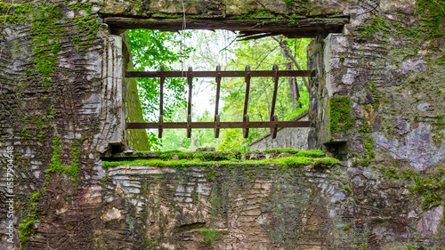 Canvas-taulu Old stone buildings along the loop trail at Fort Belle Fontaine county park in St