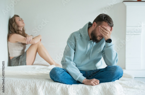 Cuadro en lienzo man and woman with upset emotions