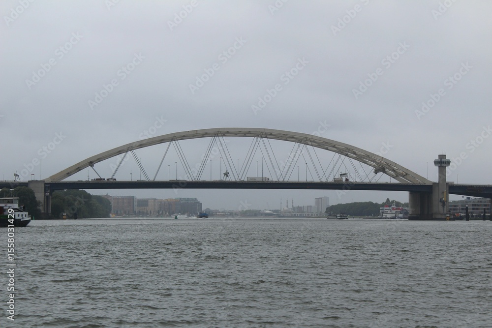 Obraz premium Brienenoordbrug bridge over the river