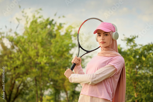 Sporty Muslim woman in head...