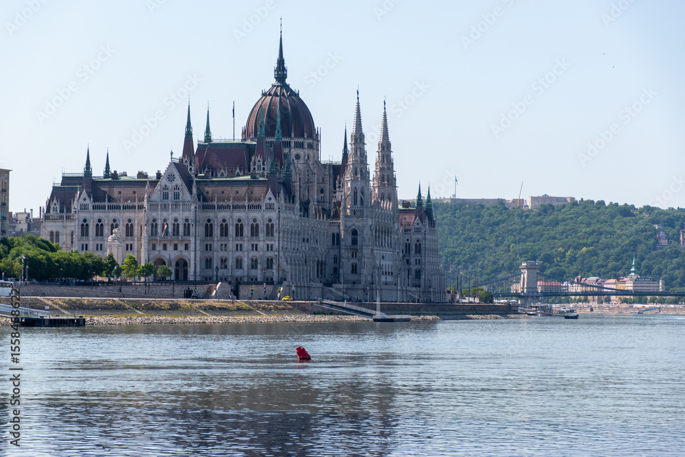 Obraz premium hungarian parliament in budapest