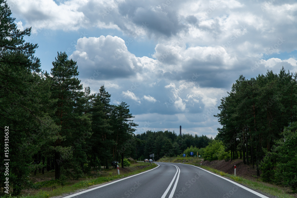 Fototapeta premium coś być musi do cholery za zakrętem