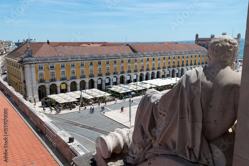 Fotografie Lisboa, vista aerea de la plaza Terreiro do paco desde el arco de triunfo, portugal