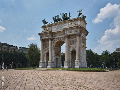 Εκτύπωση καμβά The renewed Napoleonic Arco della Pace marble arch near the Castello Sforzesco c