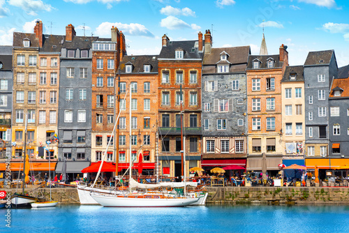 Fototapeta Naklejka Na Ścianę i Meble -  Landscape view of the harbour in Honfleur, famous french town in Normandy, France