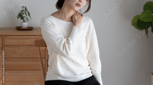 肩こりのミドル女性