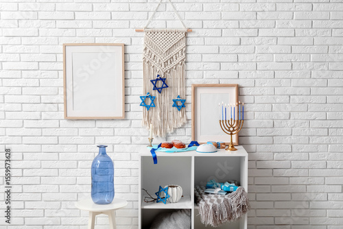 Shelving unit with decorati...