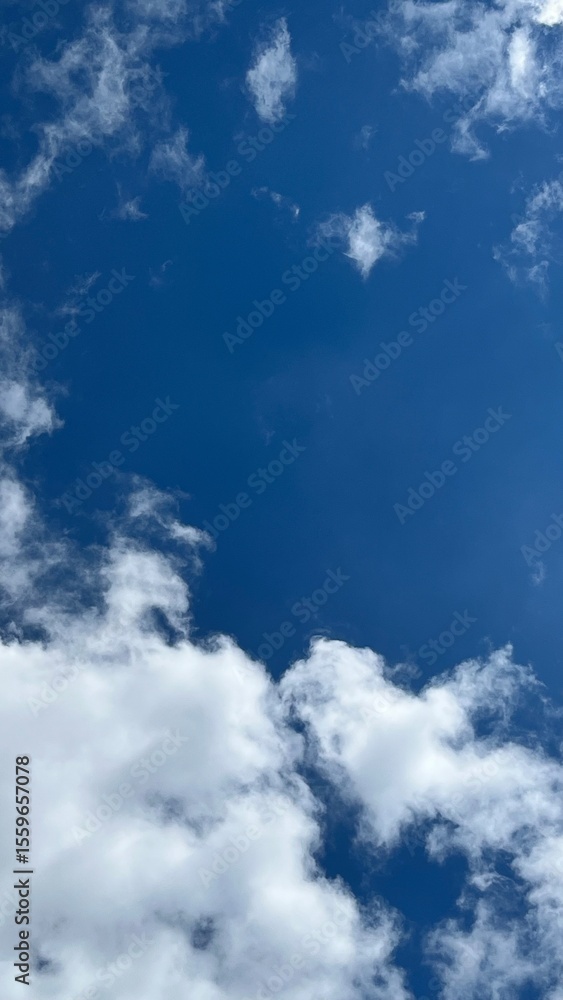 Fototapeta premium sky, cloudy, background, wallpaper, blue, white.