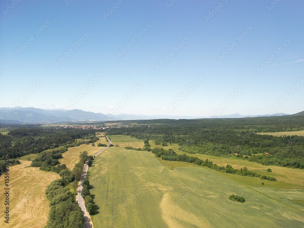Fototapeta premium Tatry Zachodnie - Słowacja - wysokiej jakości zdjęcia z drona wykonane podczas wakacji