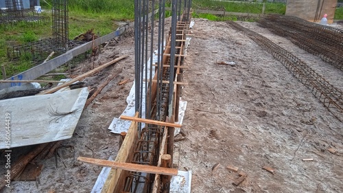 Panel formwork for the construction of a beam foundation