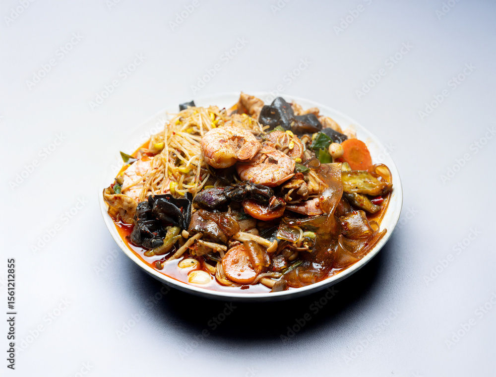 Spicy vegetable stir fried noodles