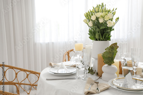 Beautiful table setting wit...